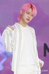 [DA포토]연준, 핑크가 잘 어우리는 미소년