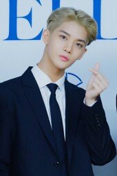 [DA포토]배진영, 시크한 손하트