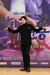 [DA화보]날아라 개천용, 각양각색 포즈.. 화기애애