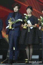 [DA포토]강하늘-공효진, 나란히 대중문화예술상 수상