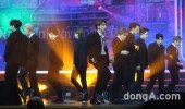 [DA포토]세븐틴, 상도 받고 공연도 하고