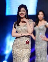 [포토] ‘2020 미스 로얄 코리아’ 주서윤 ‘열일하는 미소’