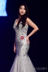 [포토] ‘2020 미스 로얄 코리아’ 장경진 ‘드레스 퍼레이드’