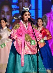 [포토] 조혜정 ‘아름다움 전하는 중’