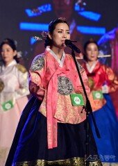 [포토] 이순금 ‘서예하며 느낀 한글 전파할 것’