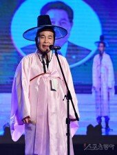 [포토] 송금석 ‘편안한 미소로 자기소개’