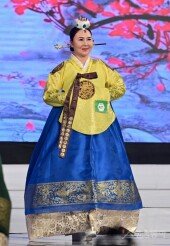 [포토] 강현숙 ‘다소곳한 워킹’