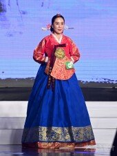 [포토] 간옥현 ‘다소곳한 워킹’