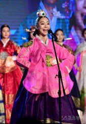 [포토] 이유리 ‘미소로 자기소개’