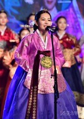 [포토] 박연희 ‘수줍은 자기소개’