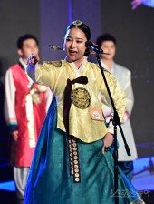 [포토] 윤혜지 ‘판소리로 자기소개’