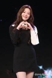 [DA포토]스테이씨 세은, 설레는 데뷔