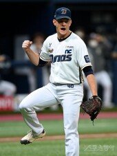 [포토] 병살에 포효하는 루친스키!