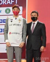 [포토] 조성원 감독 ‘동국대 이광진 선택’