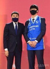 [포토] 삼성의 선택을 받은 KBL 최초 고교 1순위 차민석