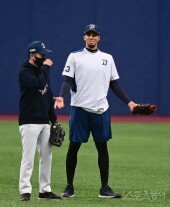 [포토] 알테어 ‘웃음이 함께 하는 훈련’