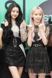 [DA포토]아이즈원 장원영-사쿠라, 빛나는 한일 센터