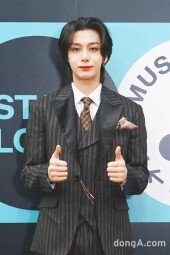 [DA포토]몬스타엑스, 훈훈한 쌍엄지