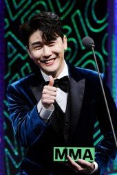 [DA포토]영탁, 엄지 미소 (2020 멜론뮤직어워드)