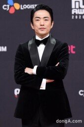 [DA포토]정문성, 떨리는 MAMA 시상자