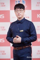 [DA포토]김중혁 작가, 지성미 넘치는 비주얼