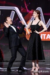 [DA포토]전현무, 서현 앞에서 끼(?) 부리기