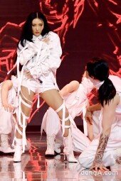 [DA포토]마무무 화사. 시선 뗄 수 없는 퍼포먼스