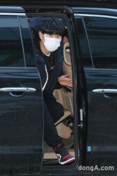 [DA포토]하차하는 이시언, 깜놀