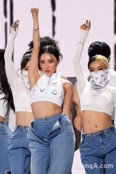 [DA포토]마마무 화사 ＂저요 저요＂