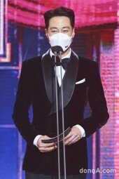 [DA포토]조인성, MBC방송연예대상 깜짝 등장