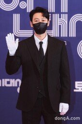 [DA포토]김동욱, 전년도 대상 배우의 여유 (2020 MBC 연기대상)