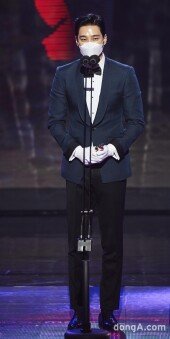 [DA포토]안보현, 신인상 수상 (2020 MBC 연기대상)