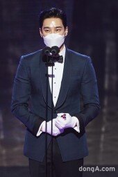 [DA포토]안보현, 빛나는 신인상 (2020 MBC 연기대상)