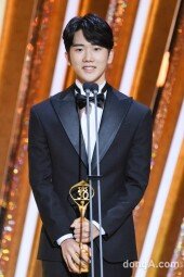 [DA포토]안지호, 청소년 연기상 수상 (2020 SBS 연기대상)