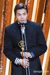 [DA포토]박은석, 조연상 수상 (2020 SBS 연기대상)