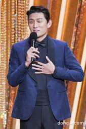 [DA포토]고준, 올해는 시상자 (2020 SBS 연기대상)
