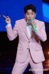 [DA포토]나태주, 핑크빛 트로트 인생 (2020 KBS 연기대상)