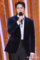 [DA포토]공명, 최우수 연기상 수상 서프라이즈~ (2020 SBS 연기대상)