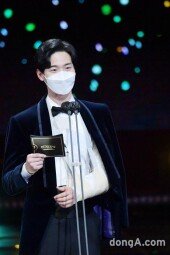 [DA포토]장동윤, 부상 투혼 (2020 KBS 연기대상)