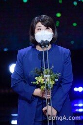 [DA포토]이정은, 우수상 수상 (2020 KBS 연기대상)