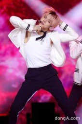 [DA포토]투모로우바이투게더 연준, 청량미 넘치는 무대