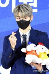 [DA포토]강다니엘, 상큼발랄 손하트