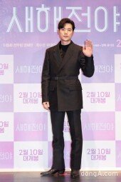 [DA포토]김강우, 카리스마 눈빛 인사