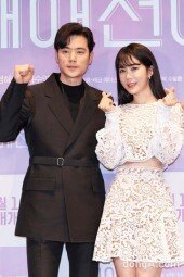 [DA포토]김강우-유인나, 새해전야 파이팅