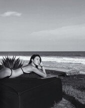 가희, 누운채 드러낸 탄력 몸매