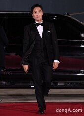 [DA포토]이병헌, 레드카펫 밟은 연기 장인 (2021 청룡영화제)