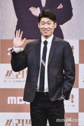 [DA포토] ‘쓰리박’ 박지성, 반갑게 손인사