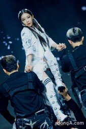 [DA포토]솔로퀸 청하, 화랴한 퍼포먼스