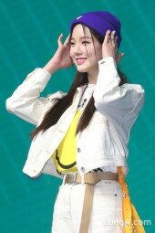 [DA포토]위클리 수진, 보랏빛 비니