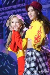 [DA포토]위클리 재희, 생일 선물 같은 무대